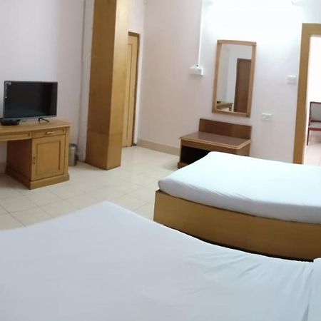 The Regency Hotel Дибругар Екстериор снимка