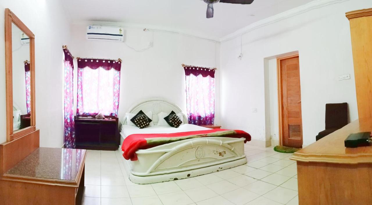 The Regency Hotel Дибругар Екстериор снимка